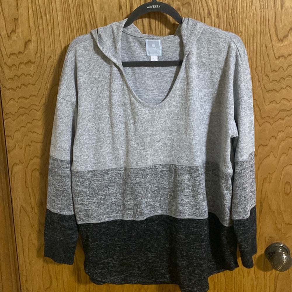 Dressbarn Sunday Hoodie Large